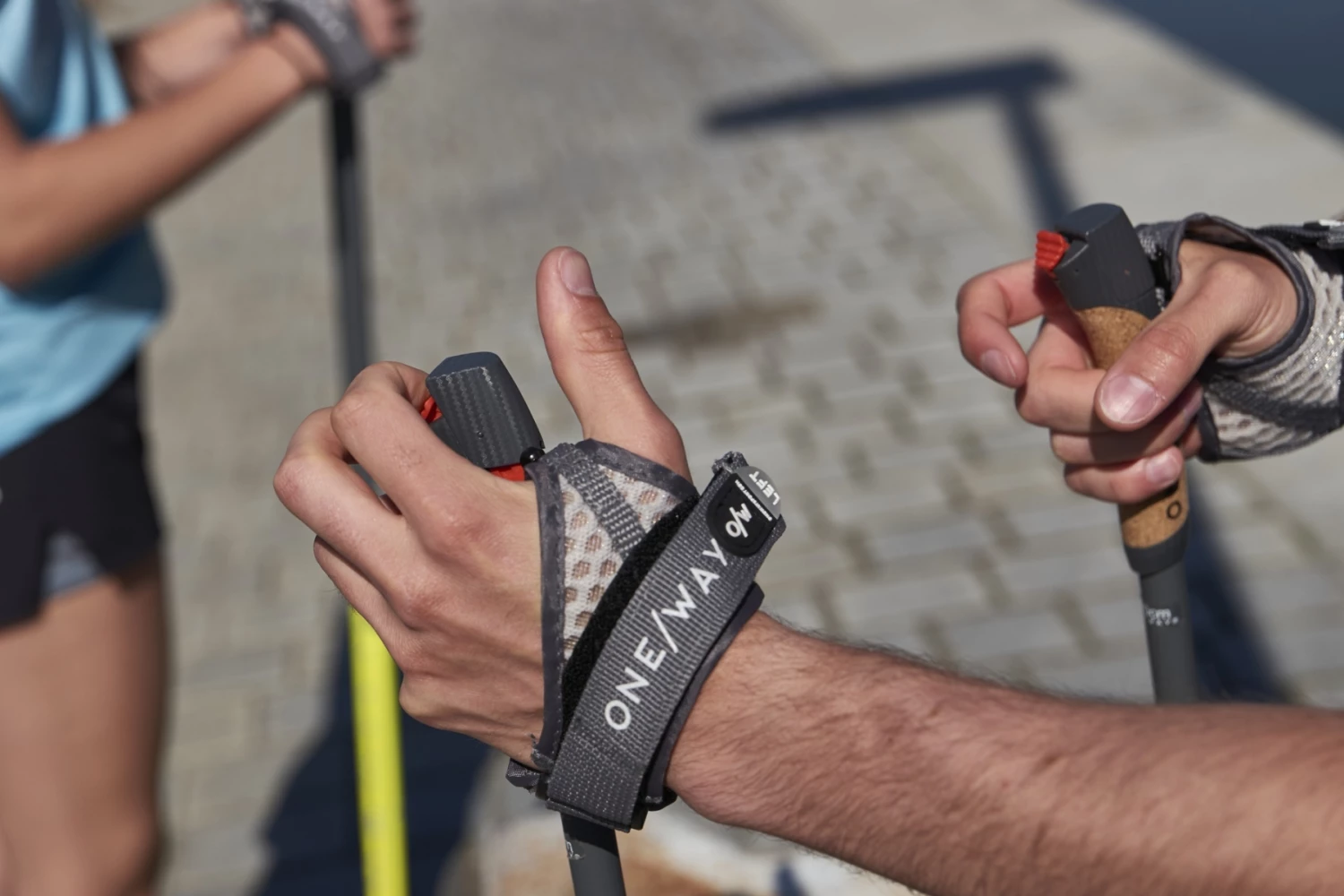 ONE WAY Mag Point Mesh Handriem (Paar) - Asphalt - Afbeelding 2